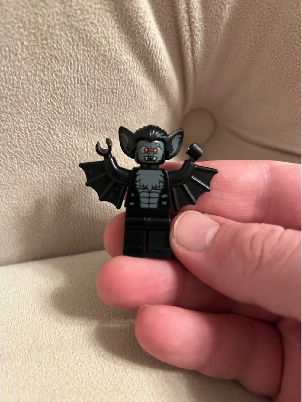 Authentic  LEGO Vampire Bat (8833) minifigure